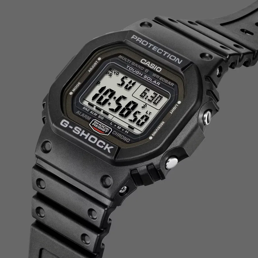 GW-5000U-1 giữ tông đen đặc trưng của dòng G-Shock Square
