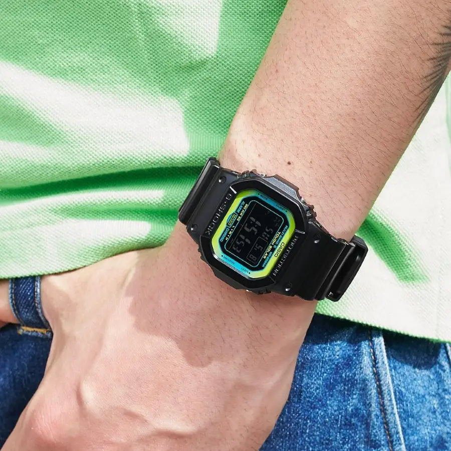 Đồng hồ G-Shock Square trong phong cách sử dụng hằng ngày